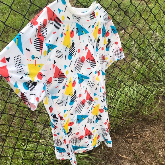 Colorful Geometric Tee🌈 - Picture 6 of 7